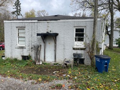 8492 N Walker Rd, New Carlisle, IN, 46552