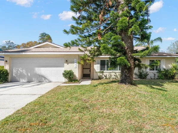 3360 Fox Hill Dr, Clearwater, FL 33761