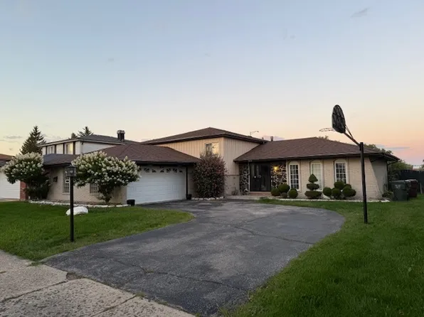 235 S Harper Ave, Glenwood, IL 60425