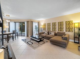5701 Camino Del Sol APT 303, Boca Raton, FL 33433