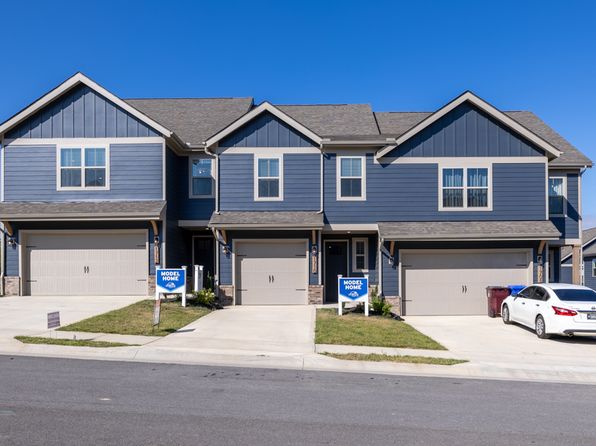 1809 Bennett Village Dr, Maryville, TN 37804