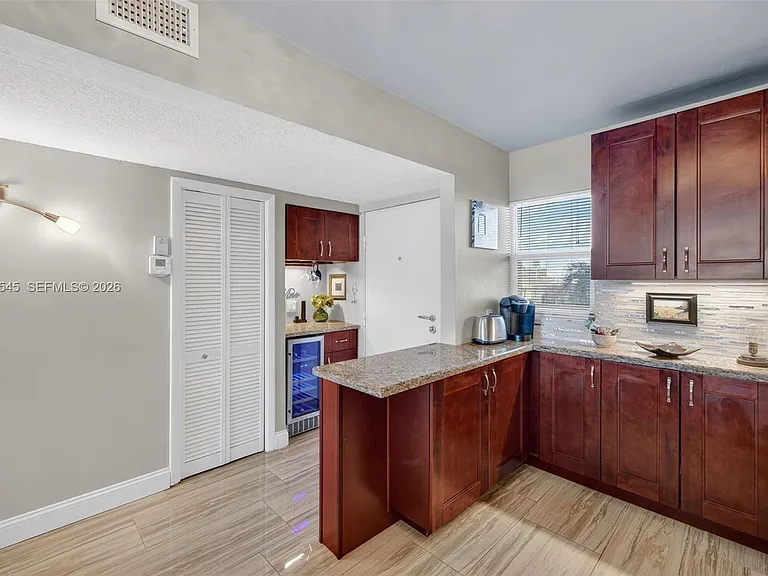 121 Golden Isles Dr #205 — Photo 37