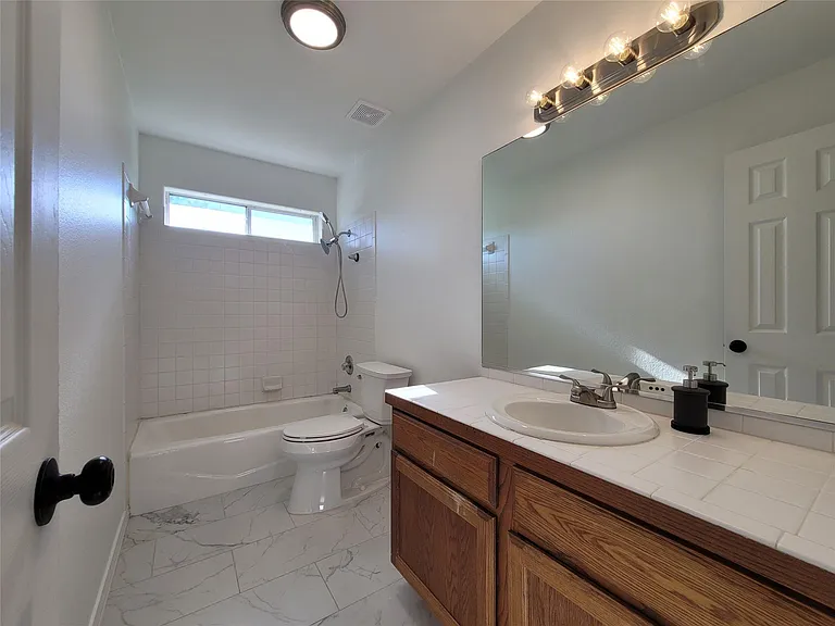 208 Newcastle Dr — Photo 27