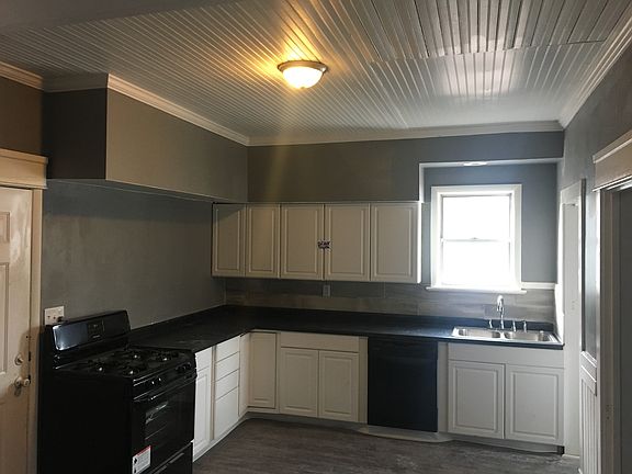 2nd image of 3052 N Temple Ave