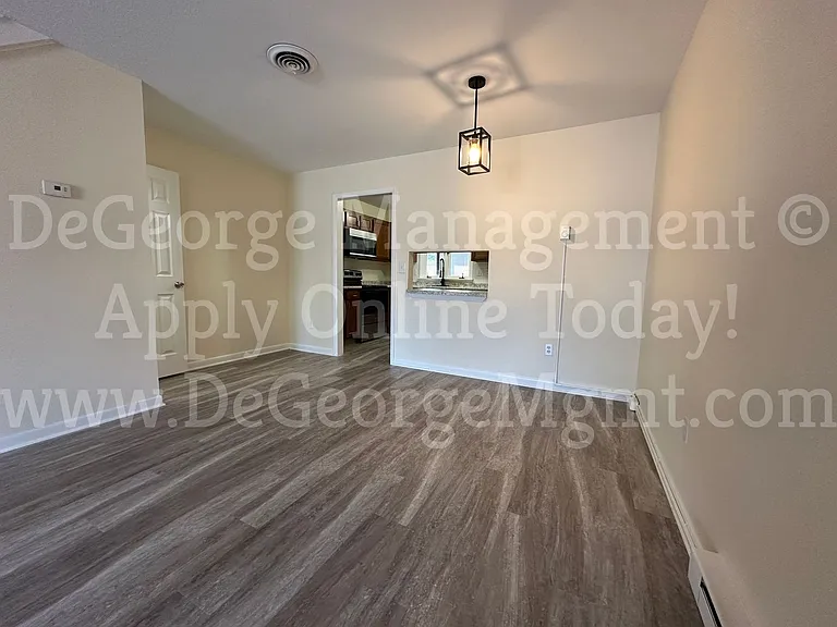 305 1/2 Madison St — Photo 9