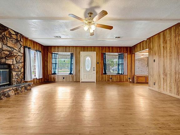 5th image of 312 Pinecrest Dr