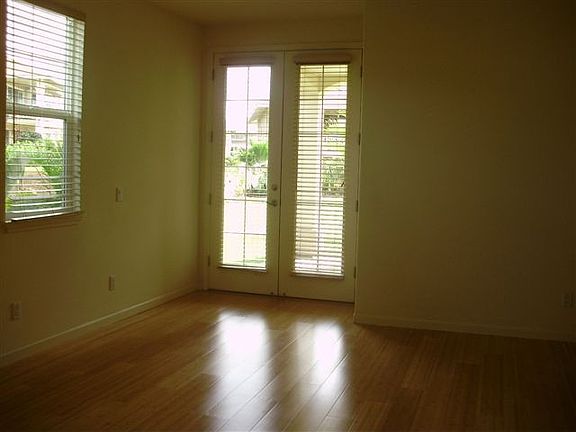 4th image of 42 Laukahi St