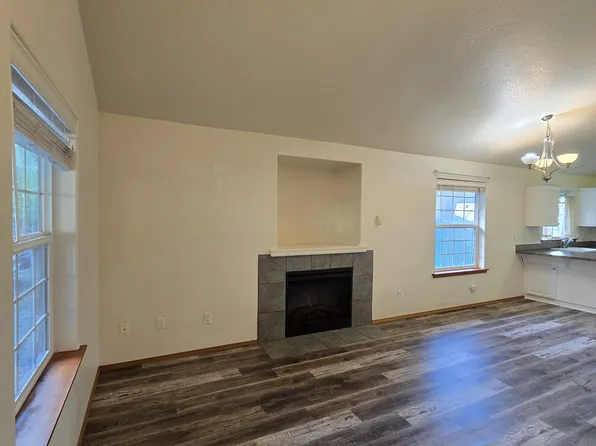 135 S Quadrant St, Rockaway Beach, OR 97136