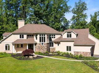 5290 Northwood Dr, Center Valley, PA 18034