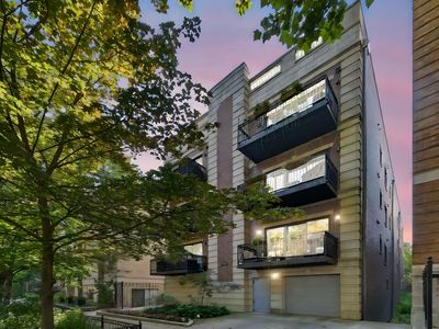 663 W Barry Ave APT 4A, Chicago, IL, 60657