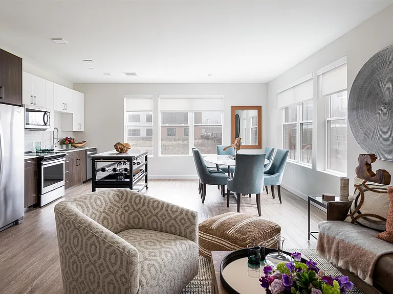 Parkway Apartments — Photo 52