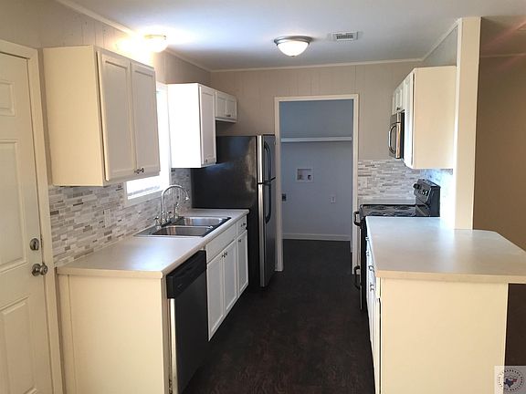 2nd image of 3104 Carver Cir