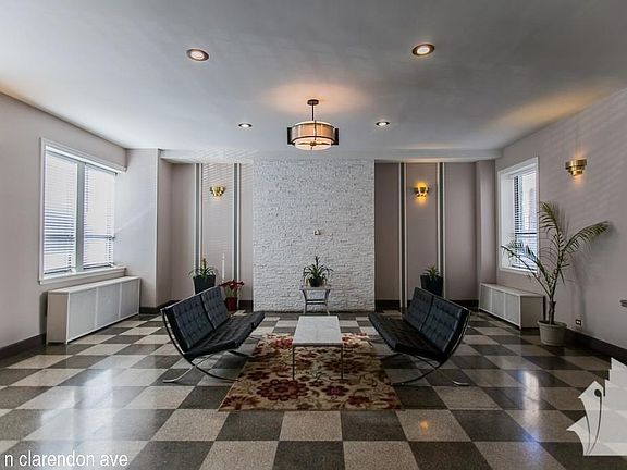 2nd image of 3933 N Clarendon Ave #717