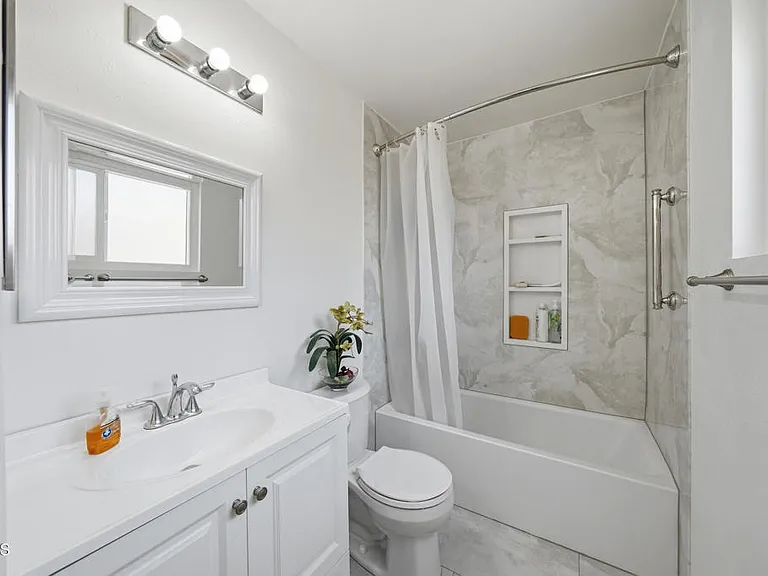 10260 Plainview Ave #12 — Photo 13