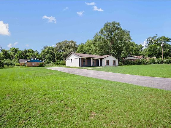 3rd image of 8009 Grand Oaks Dr