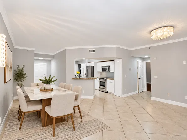 3215 NE 184th St APT 14208, Aventura, FL 33160