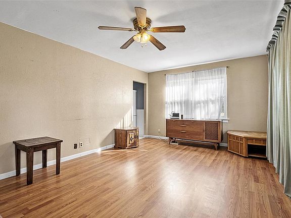 2nd image of 1143 Laredo Ave