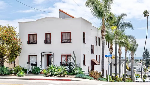 902 Poli St Photo 1