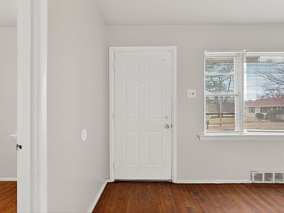 2nd image of 5908 Sheriton Dr