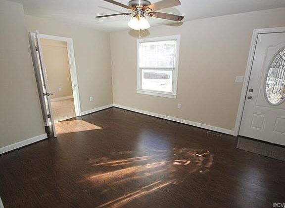 3rd image of 3914 E Chatham Dr