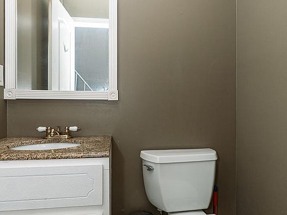 4th image of 104 Manor Way