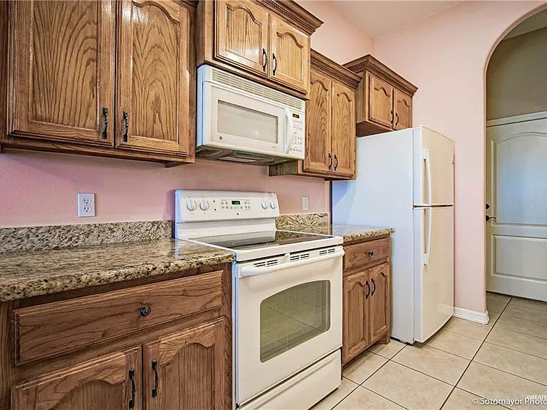 3402 Robin Ave — Photo 8