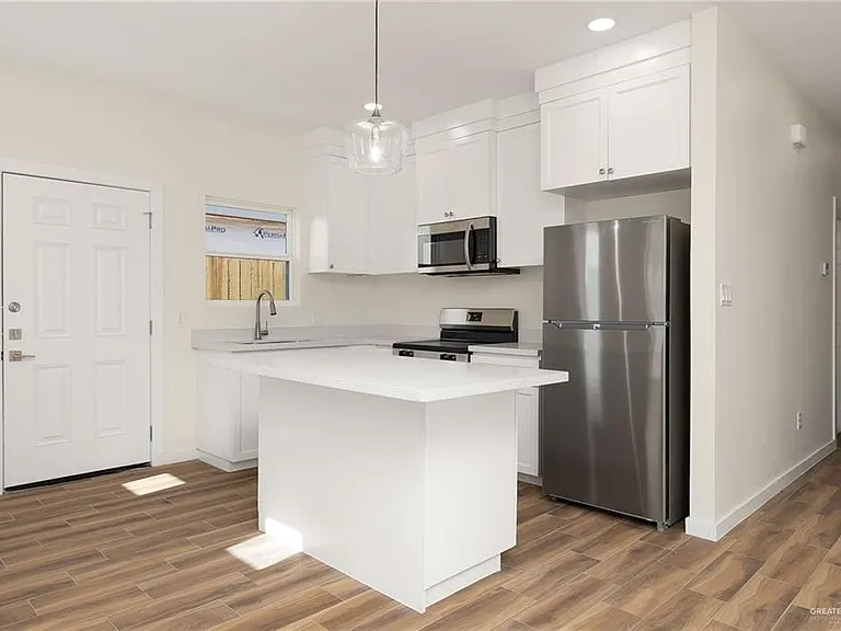 609 N Onyx Ave #1 — Photo 5