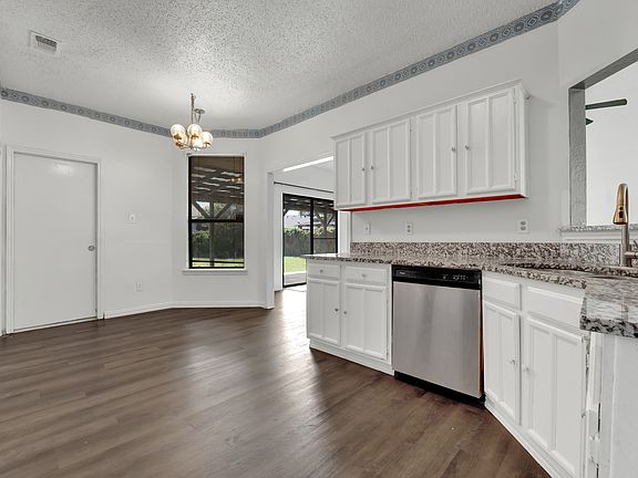 5th image of 2610 Francisco Dr