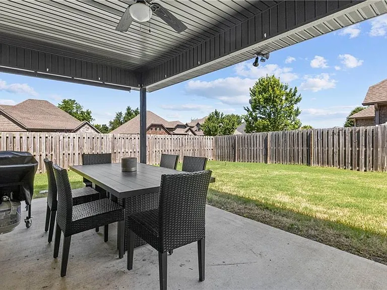 801 Bellmara Cir — Photo 24