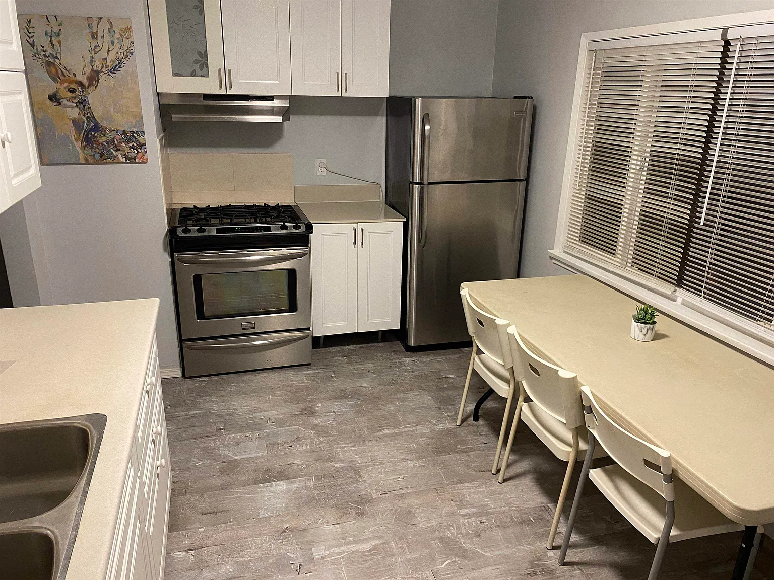 2 bed, 970 sqft, $2,100 — Photo 2