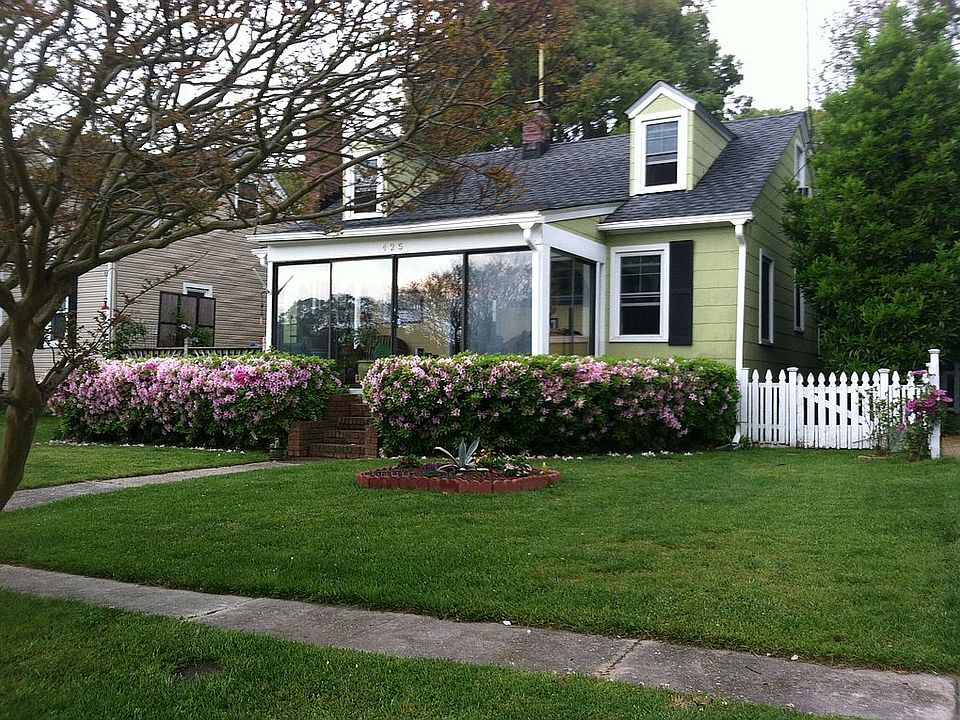 1st image of 425 Lakewood Cir