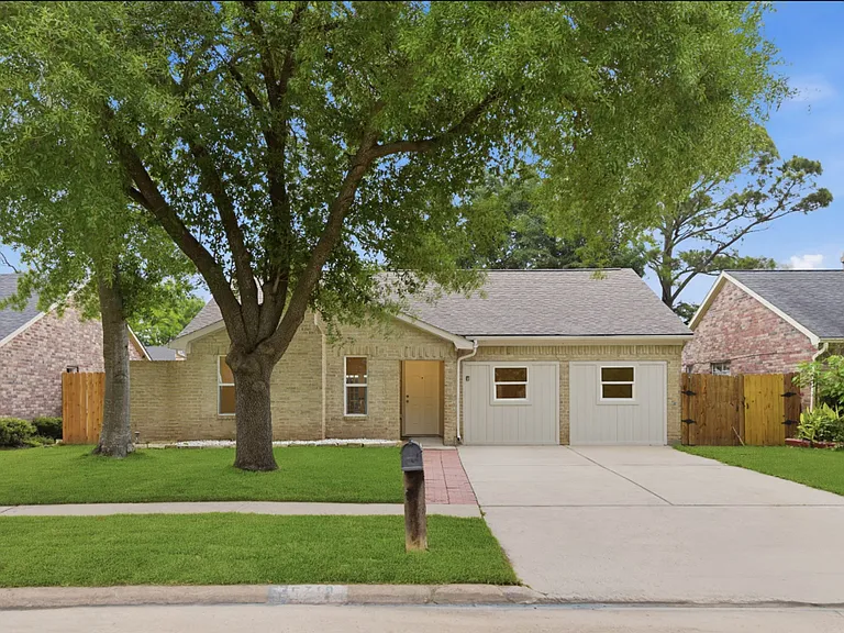 6718 Deer Ridge Ln — Photo 1
