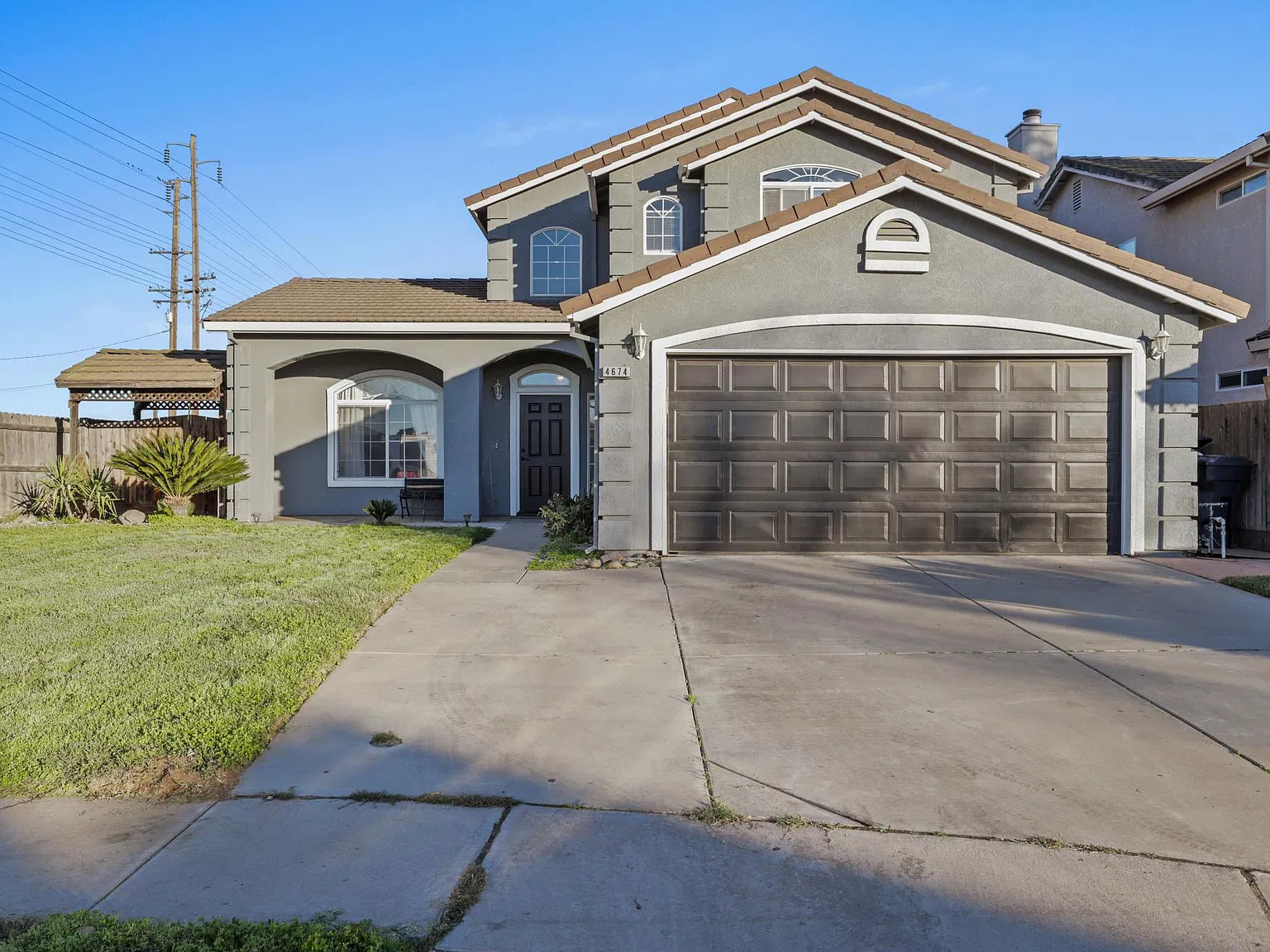 5 bed, 2236 sqft, $3,100 — Photo 4