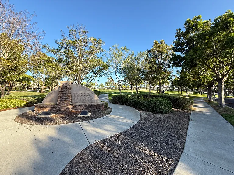 13835 Kerry Ln — Photo 29