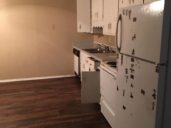 2nd image of 2085 Long St APT 2