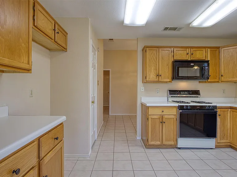 1411 Rivercrest Blvd — Photo 8