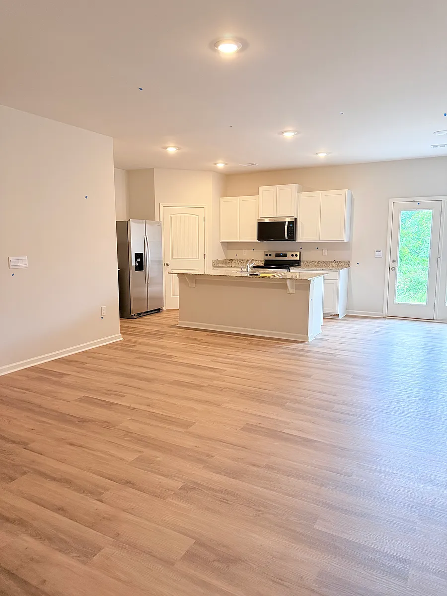 Building Photo - 210 Deerberry Dr
