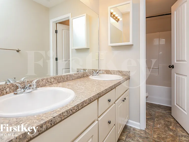 254 Cypress Pl — Photo 16