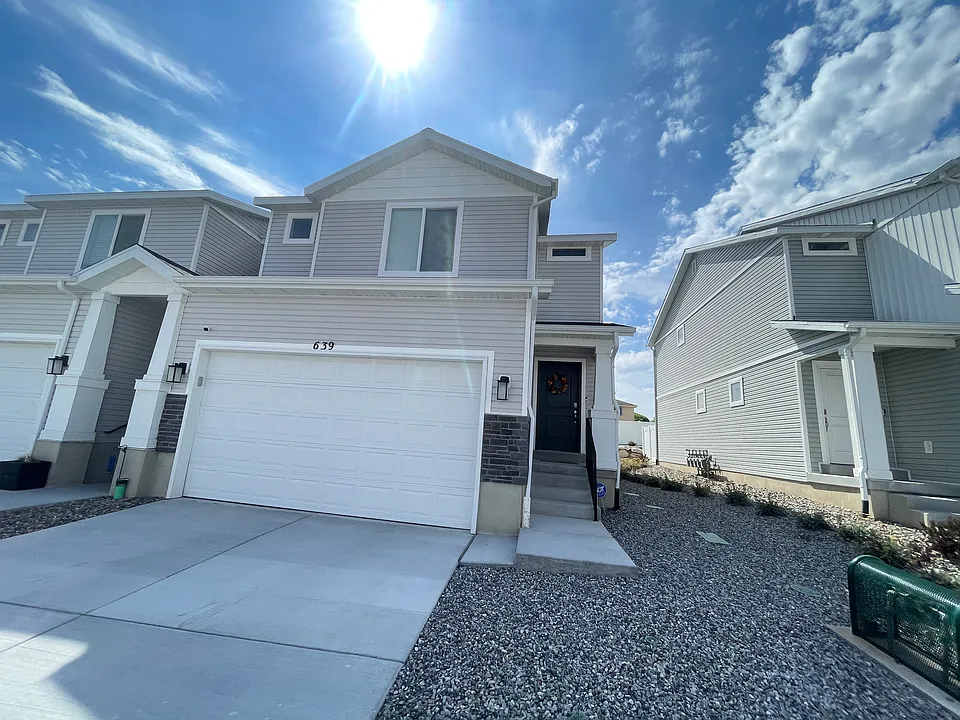 639 W Parker Pl