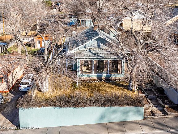 3rd image of 438 E 7th St