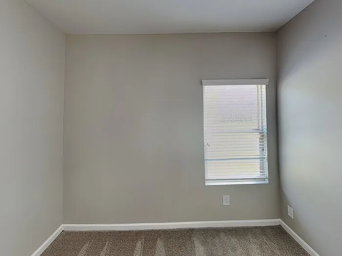 1048 Regency Dr — Photo 13