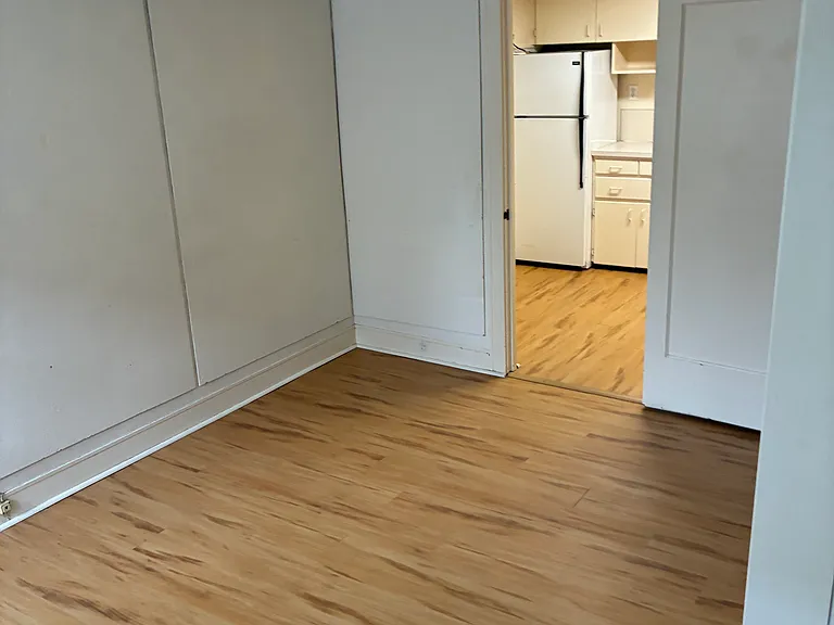 723 E 16th Aly — Photo 14
