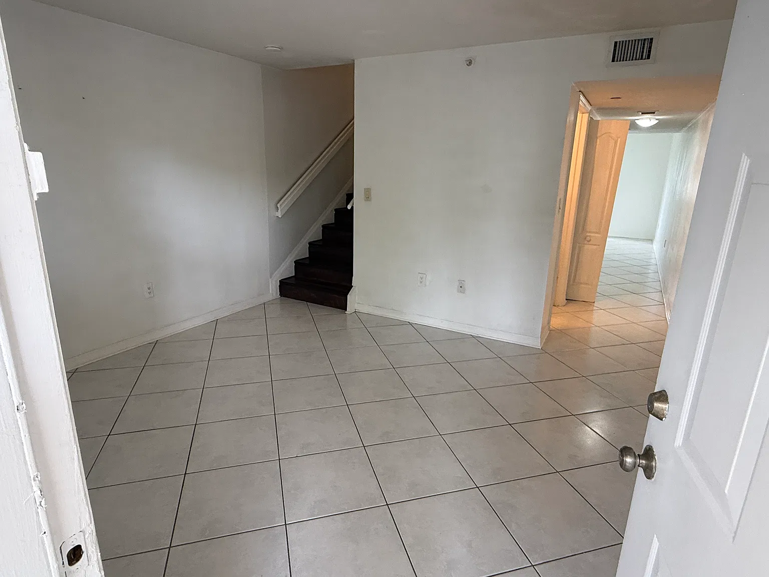 2 bed, 2.5 bath, 1140 sqft, $2,500 — Photo 1