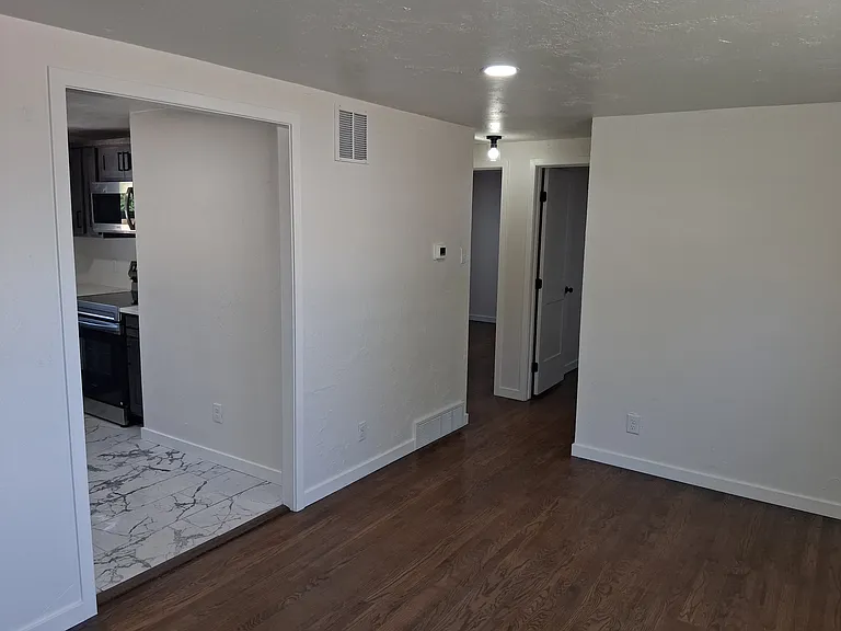 1504 Zuni Rd — Photo 11