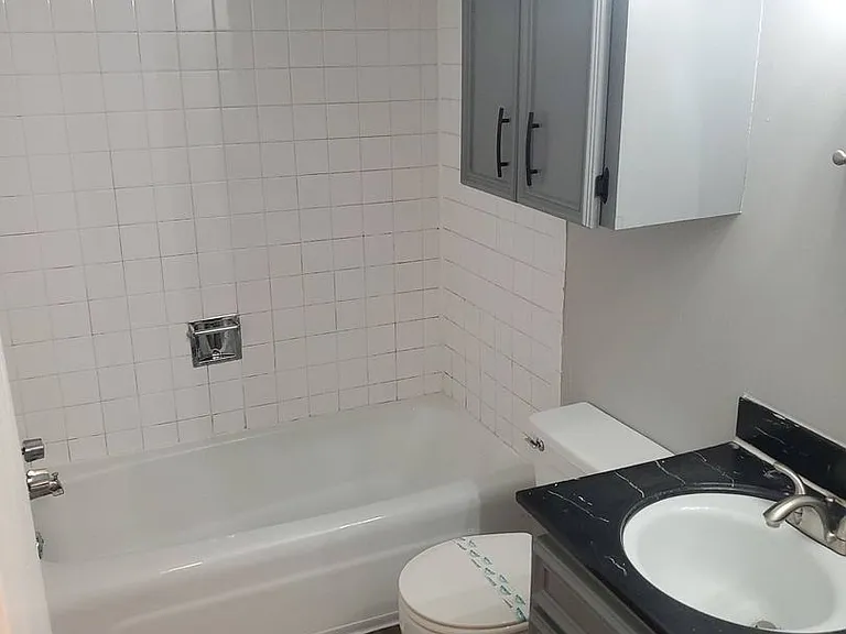 Stratford East Apartments — Photo 114