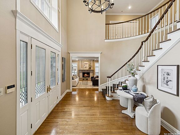 4th image of 7 Courtenay Ln