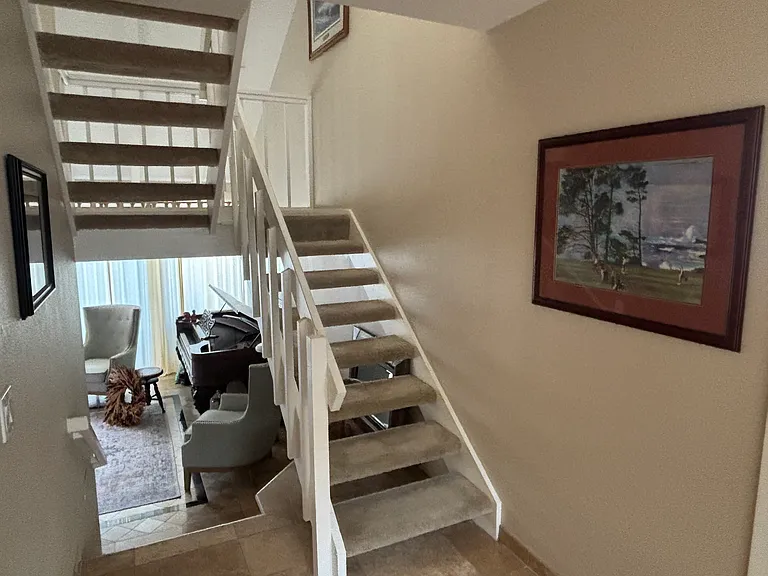 High Meadow Dr — Photo 11