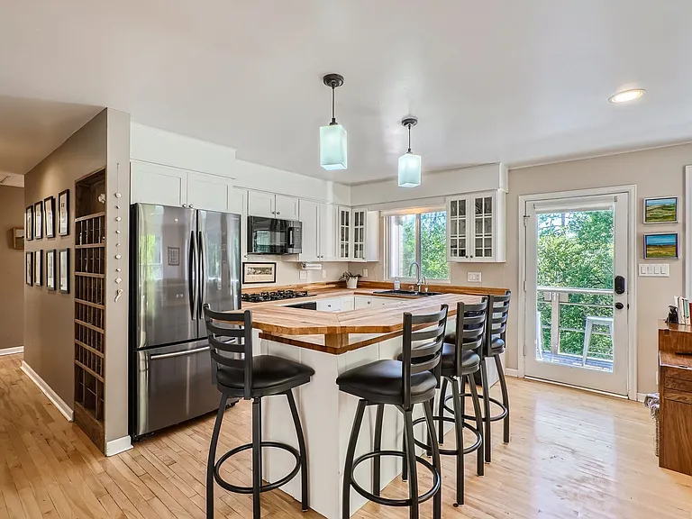 860 Willowbrook Rd — Photo 12