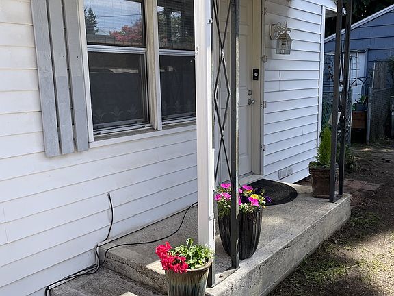 4th image of 3505 E 13th St