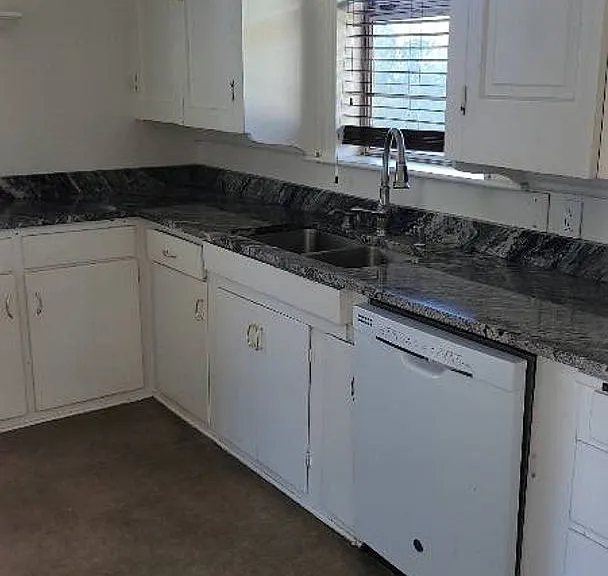 765 Plumas St — Photo 3